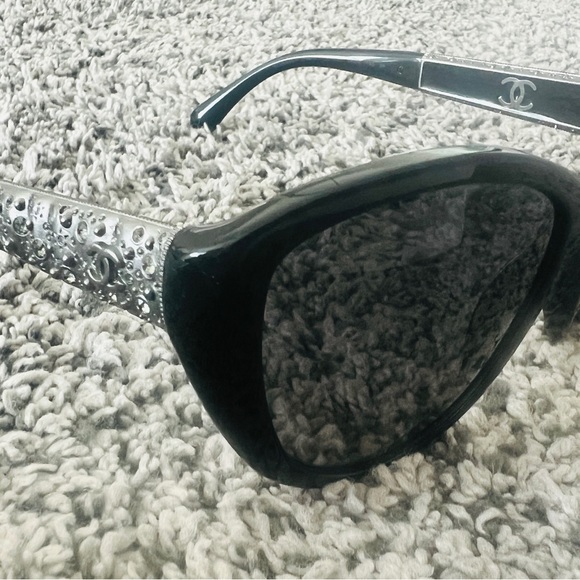 Channel Limited Sunglasses--- Best Valentine Gift! - Picture 7 of 7